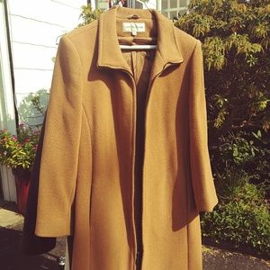 Women's long wool coat..